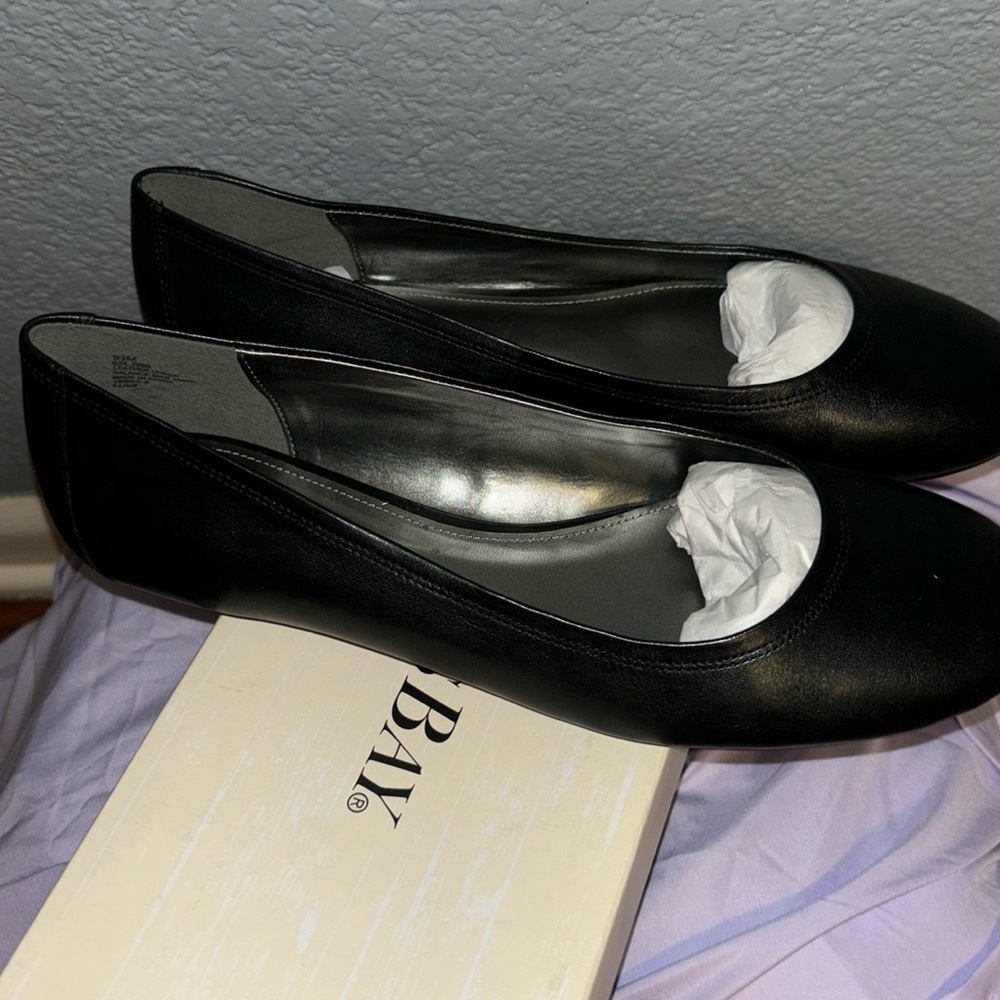 black 9.5 women’s cushioned flats St. John’s Bay. Felicca JCPenney.com